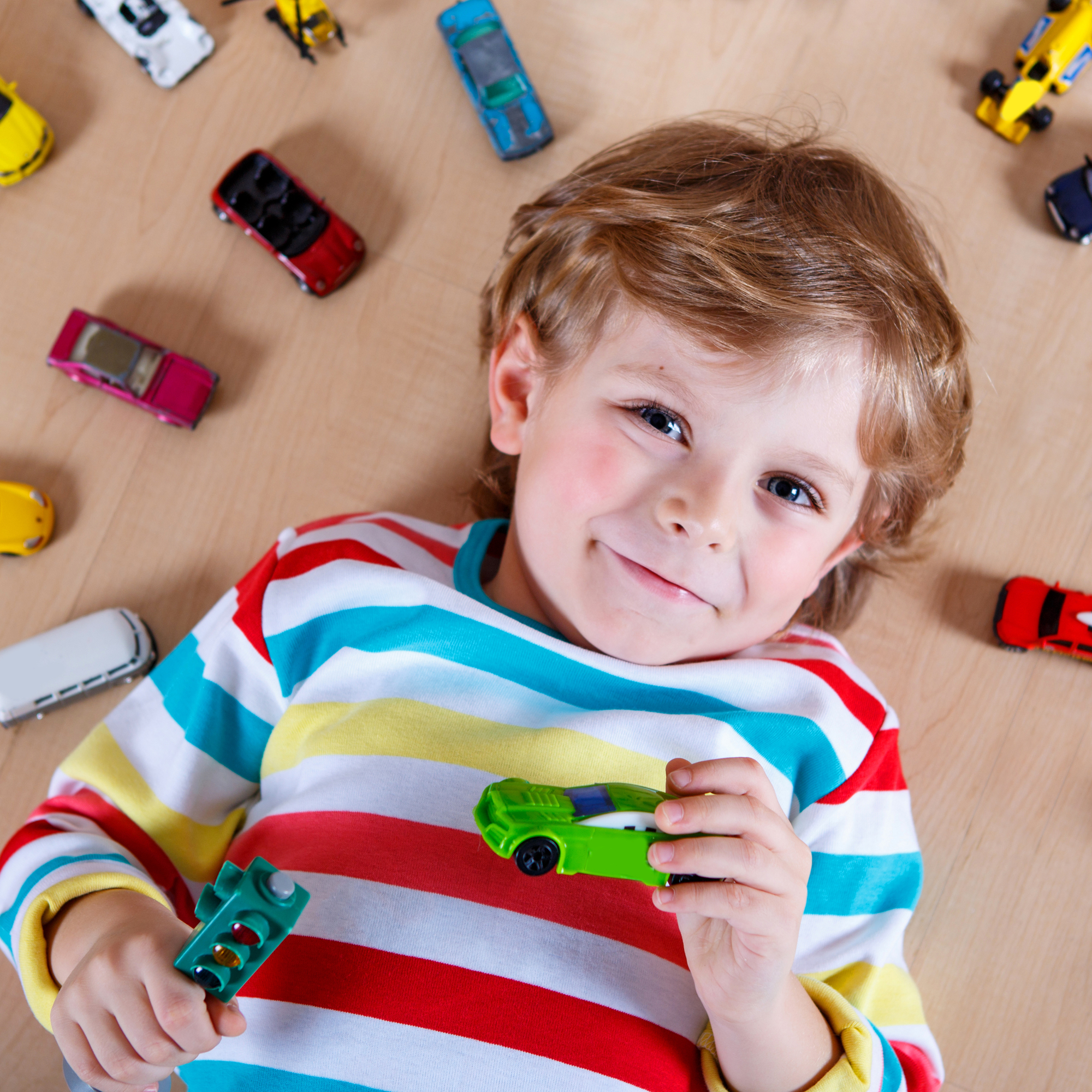 子供と車でお出かけする時の注意点 メリット デメリットは チャイルドシートやおむつなど必要な物は アチコチ By ママリ 子供と車でお出かけする時の注意点 メリット デメリットは チャイルドシートやおむつなど必要な物は アチコチ By ママリ