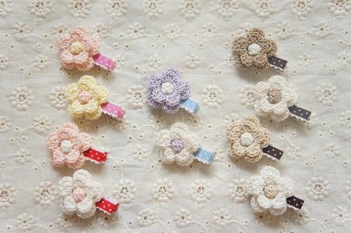 【chika】ハンドメイド ☆ベビーからもOK☆ふんわり可愛いお花のヘアクリップ