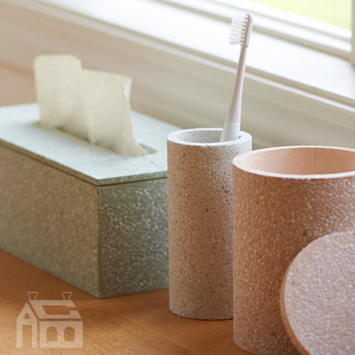 SOIL TOOTH BLUSH STAND