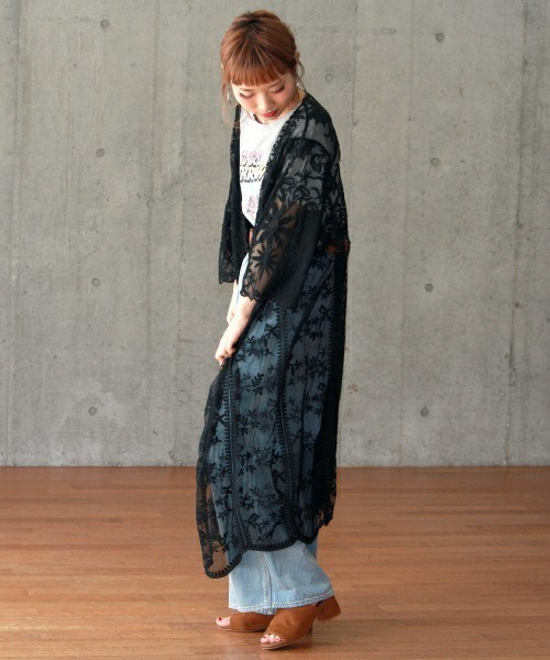 パネル刺繍レースガウン